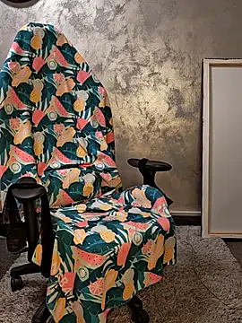 Show modela AvaSquirtMilf na web-kameri