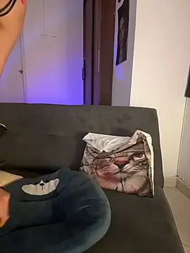 HinaSweet: вебкам-шоу