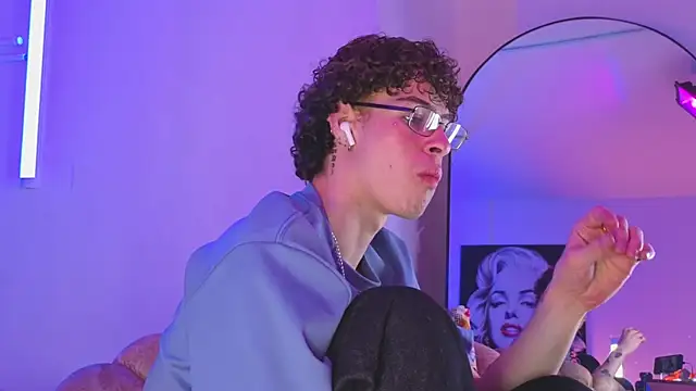 nova_salvatore's Live XXX Chat