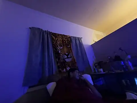 ThrowedWorldWide élő XXX-chatje