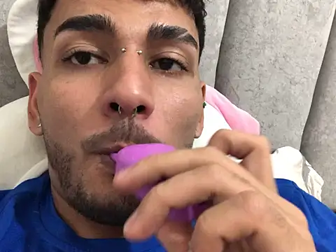 Velvet_man Show in webcam