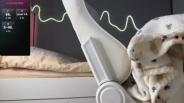 MonikacutieのライブXXXチャット