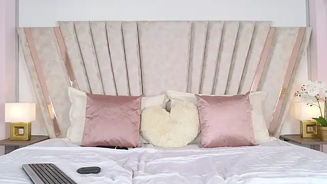 Chat +18 de little_janne_ ao vivo