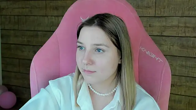 Chat +18 de TinnaBurton ao vivo