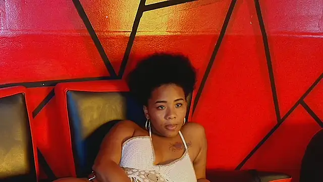 Chat +18 de Pamela_Cortezz ao vivo