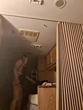 Pertunjukan Kamera Web HoneyBdaQueen