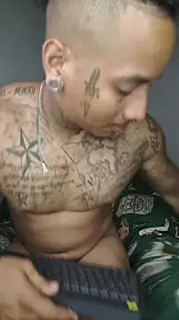 David_tatto1: онлайн-секс-чат