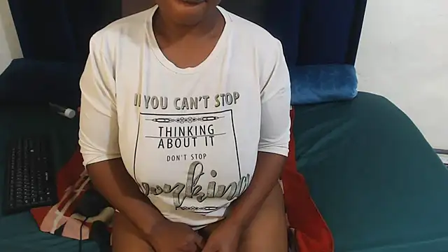 Cutebootyxx: онлайн-секс-чат