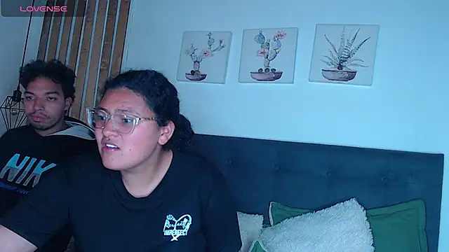 naughtycouplex_ 在線直播表演