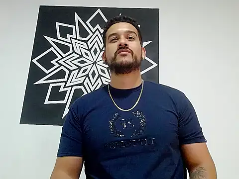 Show modela _CHRIS-DENNIS_ na web-kameri