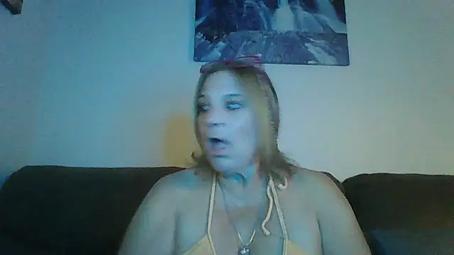 Harley1414Vicky: διαδικτυακό σόου στην κάμερα