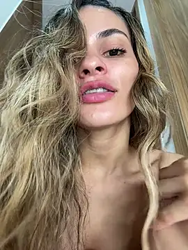 cuteluci_'s Live XXX Chat