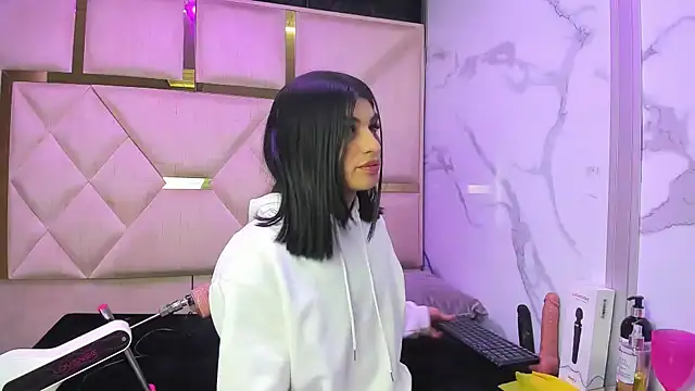 Show modela Allisonts69 na web-kameri