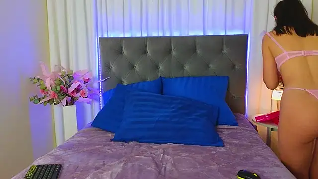 Ariana_Petite Adlı Modelin Canlı XXX Sohbeti