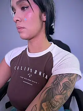 Isabella-Teen Chat XXX in diretta