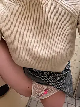 makomakos2 Adlı Modelin Canlı XXX Sohbeti