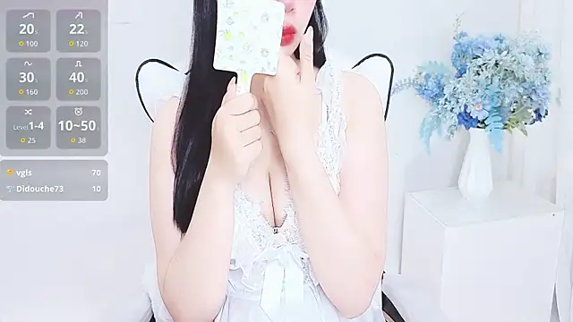 Crystal_Lea 即時 XXX 聊天