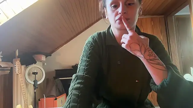 ClaireDeLunee: онлайн-секс-чат