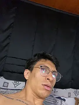 ApoloCruz 现场XXX聊天