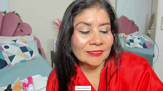 kiraGeiner Chat XXX in diretta