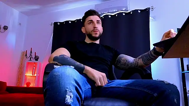 MightyAaron66 Webcam show