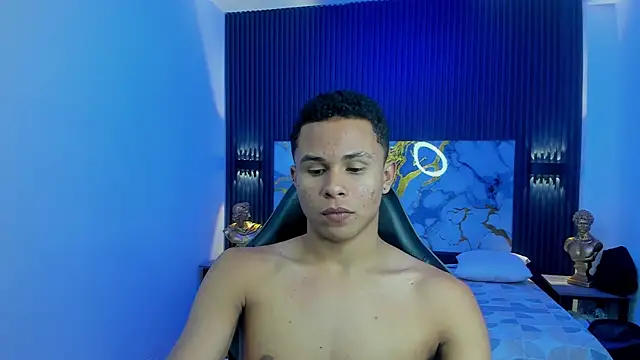 Show modela Liams18 na web-kameri