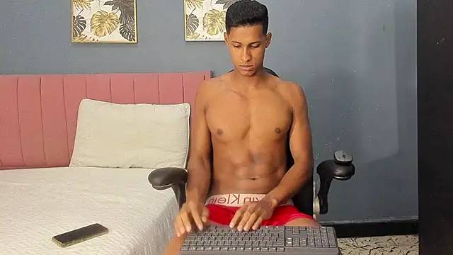 Chat XXX en directo de tom_strong1