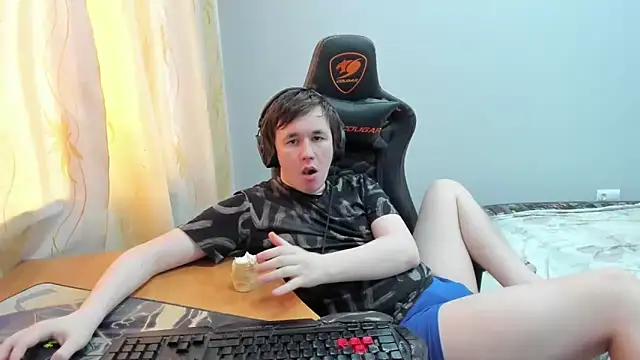 Show modela iliaskrislove na web-kameri