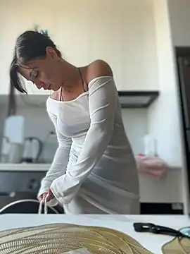 JulliaVegas' Live XXX Chat