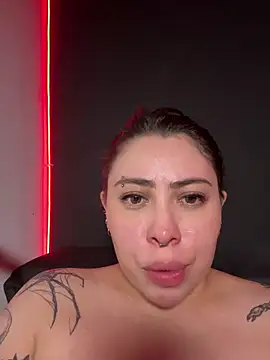 Draculona-666 Adlı Modelin Canlı XXX Sohbeti