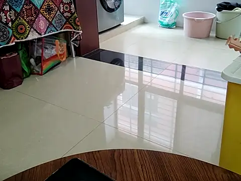 Chatroom XXX en direct de AngelwithEcup