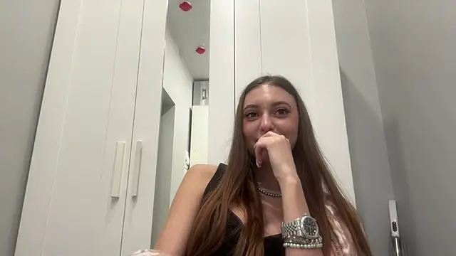 selena_favn Webcam show