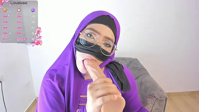 Amira_gold Chat XXX live