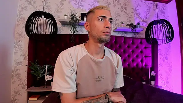 DrakeNeumann 即時 XXX 聊天