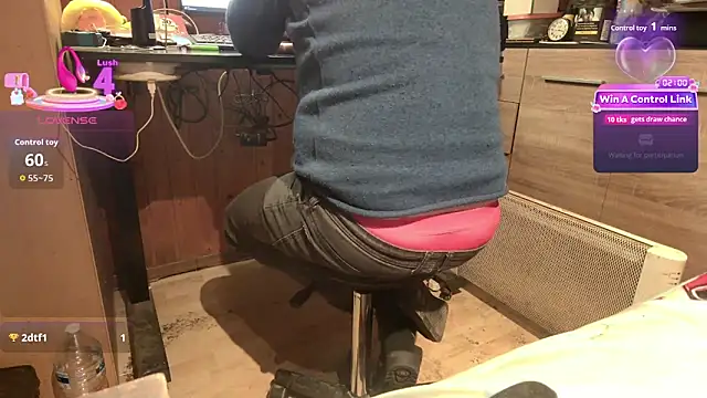 Pokazy przed kamerką – misteryman1956