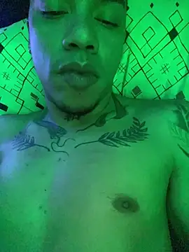 AlphaMasterXxx Show in webcam