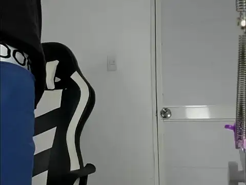 Pokazy przed kamerką – badboy_master