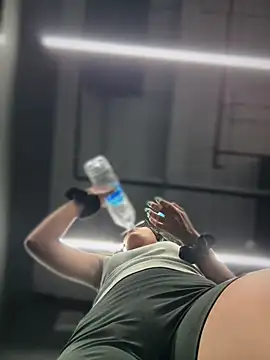 Онлайн чат XXX SheenaBrooke