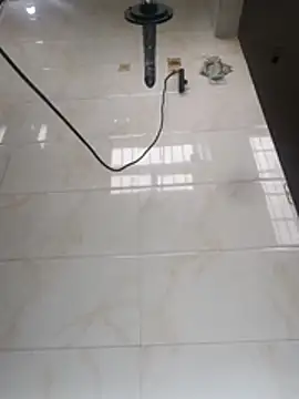 cd_vv: διαδικτυακό σόου στην κάμερα