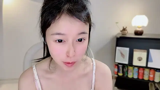 Onechestnut's Live XXX Chat