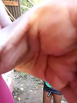 holygrail001's Live XXX Chat