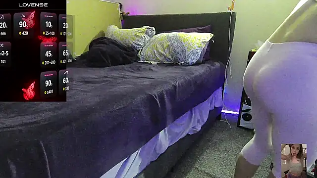 XXX chat uživo modela Blondiewithanass