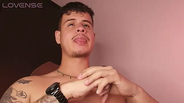 Show modela BjornSteel na web-kameri