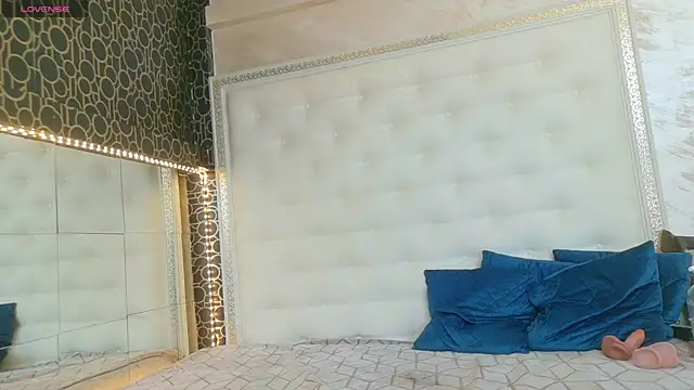 Онлайн чат XXX karissia