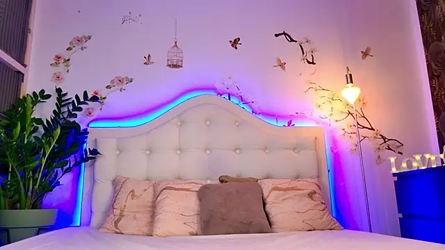 Онлайн чат XXX TinyBlair