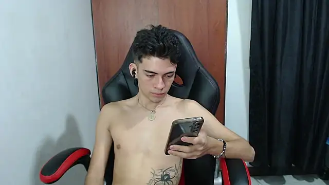 Hiso_kai live XXX chat