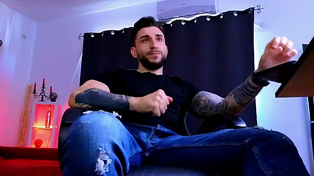 MightyAaron66 Show Webcam