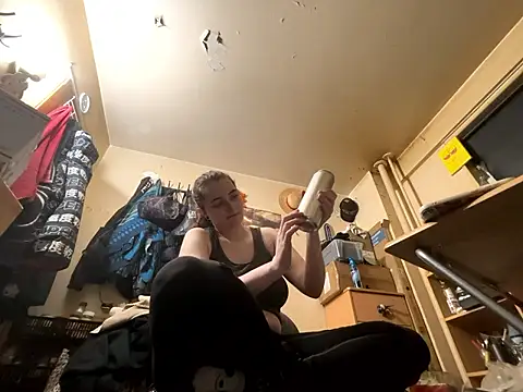 Snowbunnycake_131 网络视讯表演