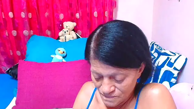 SLUTTYROXY 即時 XXX 聊天