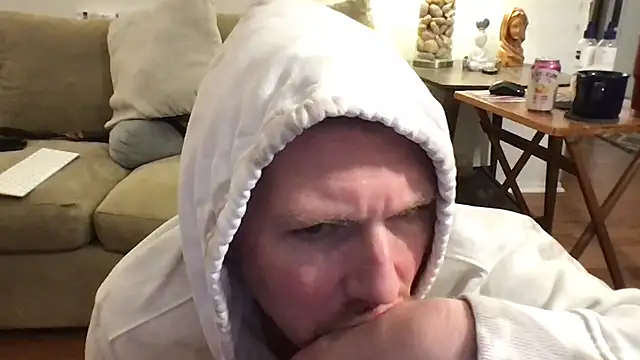 9VOLTT élő XXX-chatje